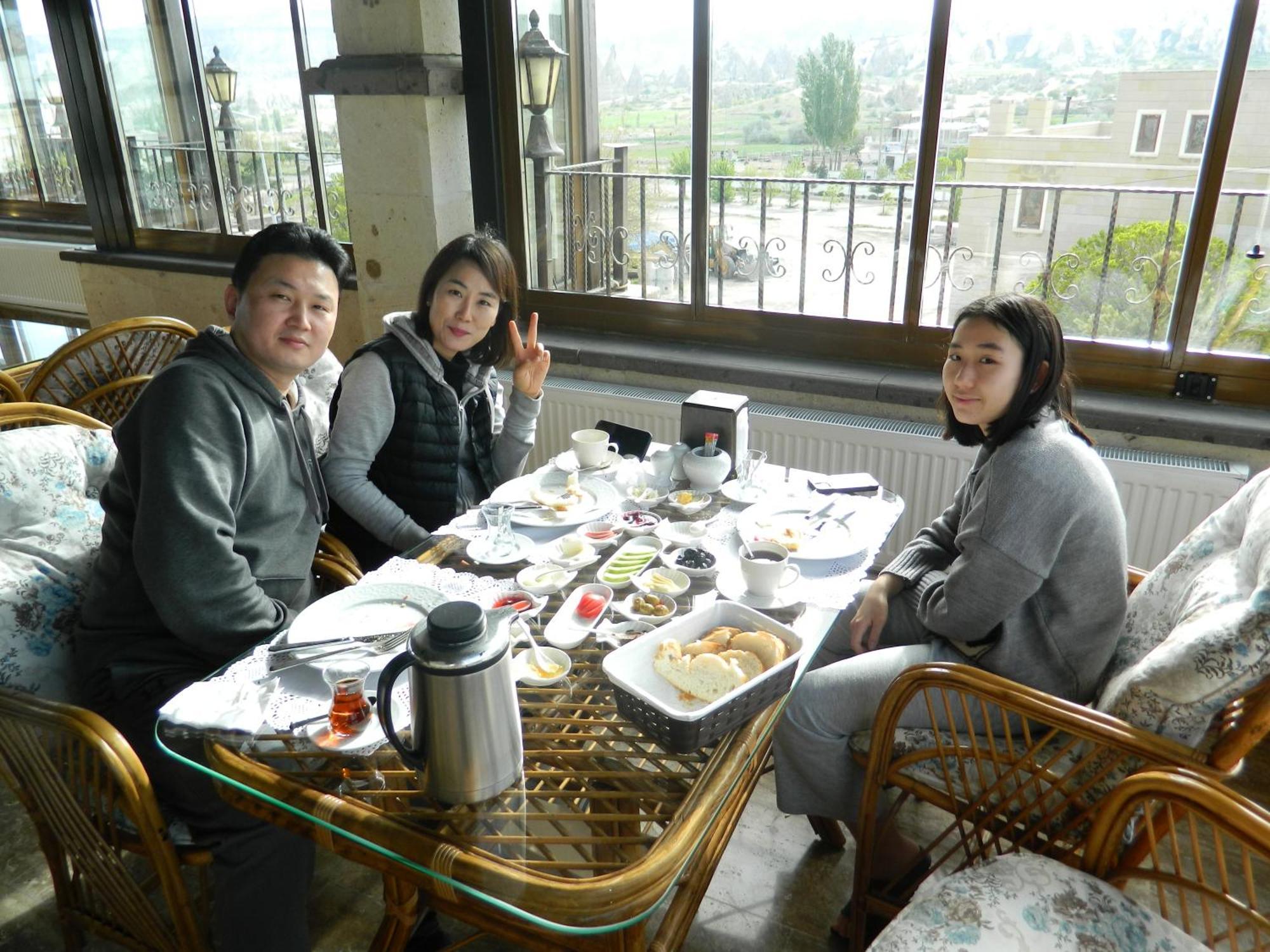ซันไรส์ วิว โฮเต็ล Hotel เกอเรเม ภายนอก รูปภาพ